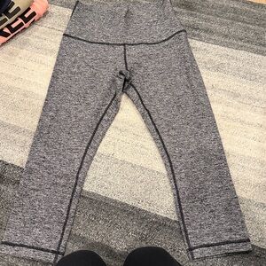 Gray Lulu Lemon Kapris